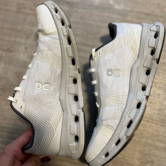 On Cloudgo running shoe - Picture 10 of 11